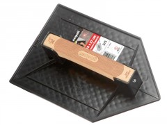 TALOCHE POINTUE EN PLASTIQUE MANCHE BOIS 27 X 18 CM NESPOLI