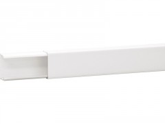 MOULURE 10X30 PVC 2M BLC